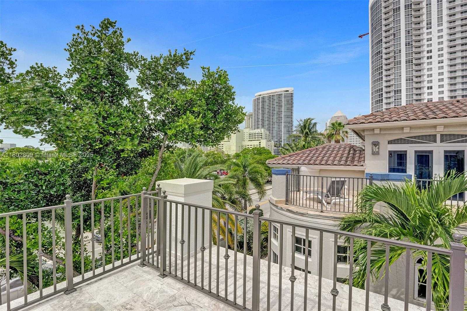 Small Image of 827 SOUTH EAST 2ND CT, Fort Lauderdale Number 39