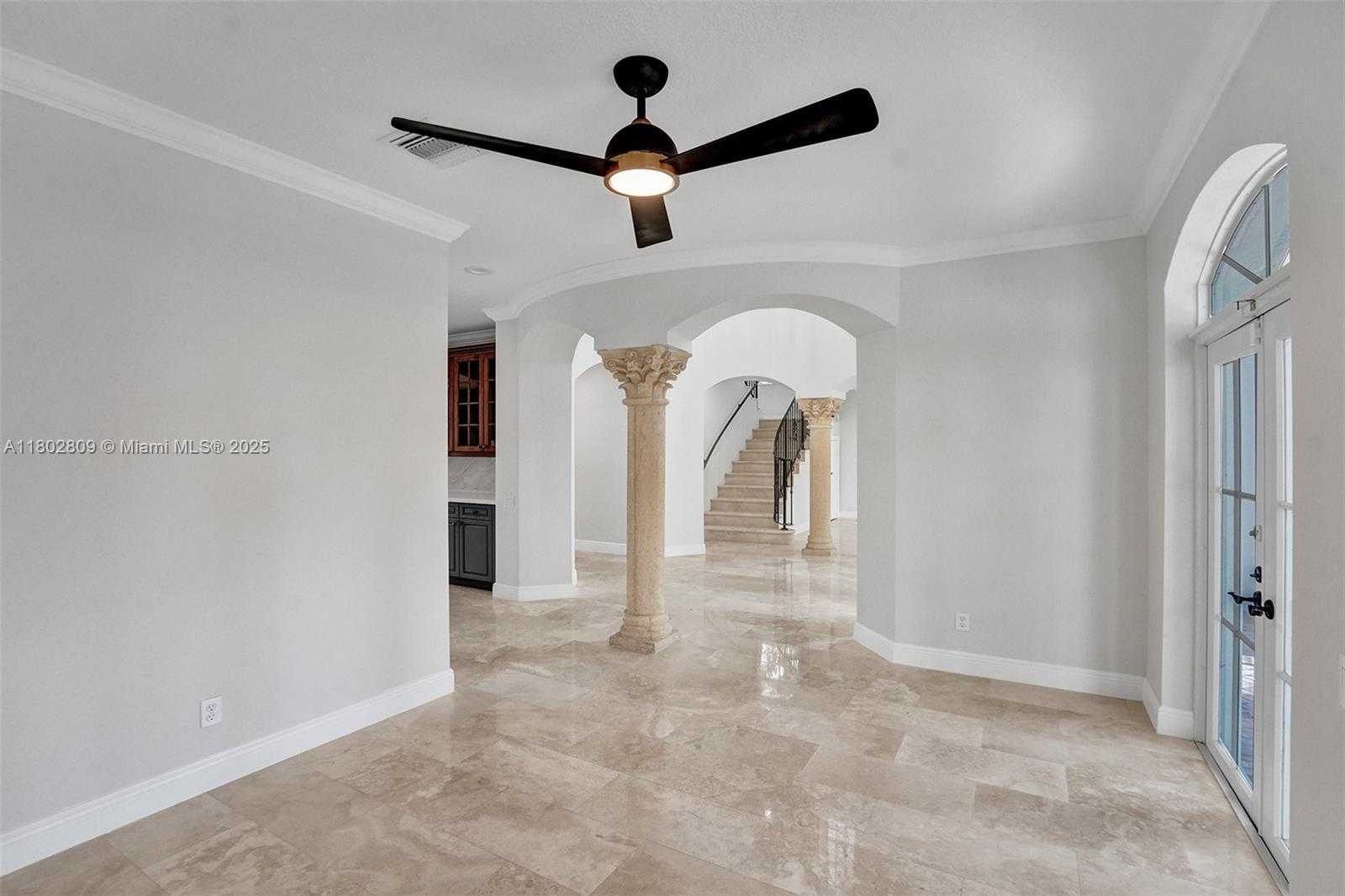Small Image of 827 SOUTH EAST 2ND CT, Fort Lauderdale Number 4