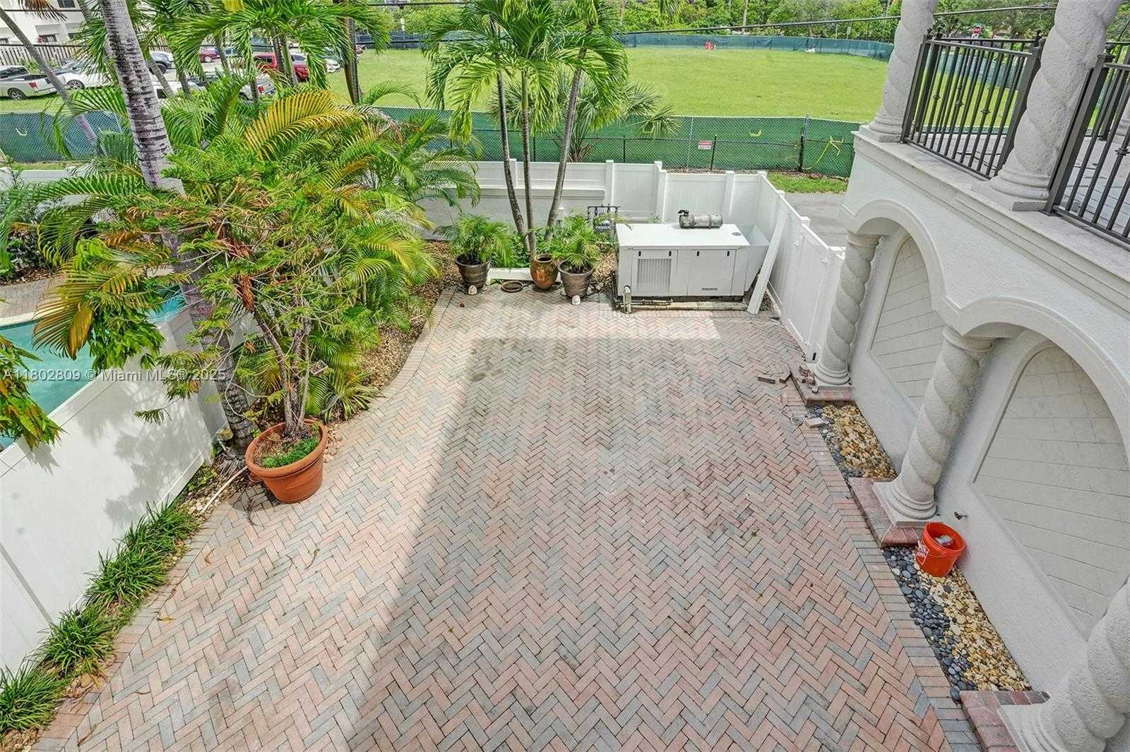 Small Image of 827 SOUTH EAST 2ND CT, Fort Lauderdale Number 45