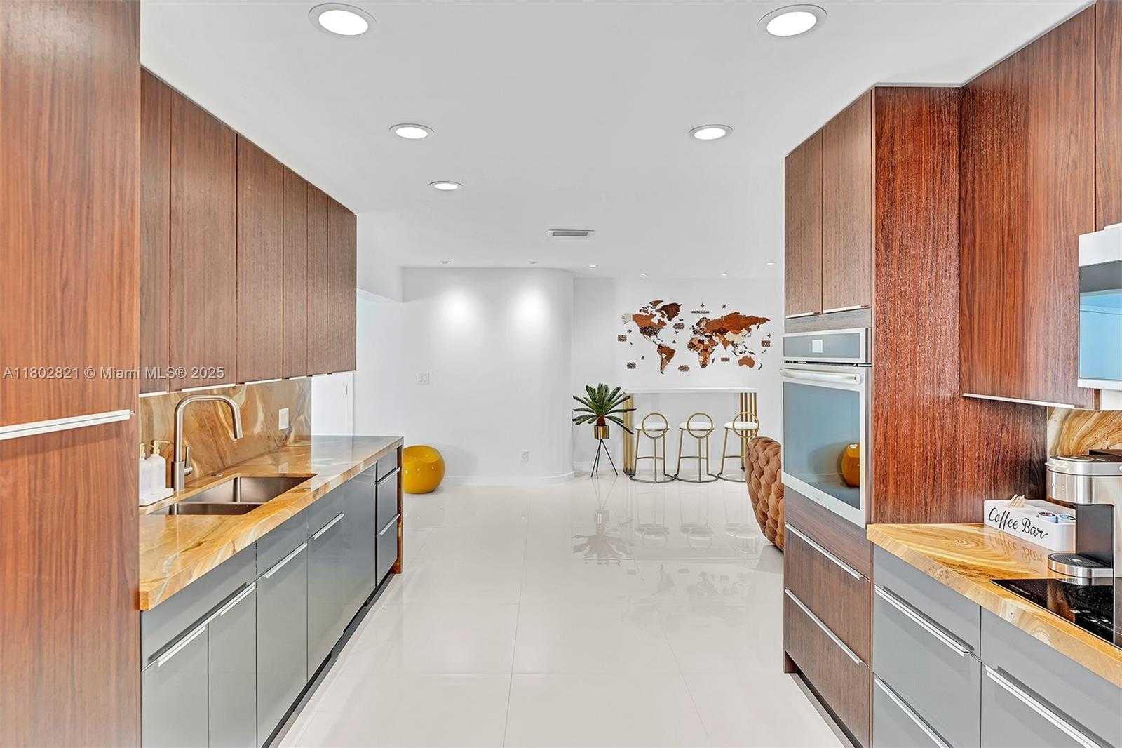 Small Image of 5005 JOHNSON ST, Hollywood Number 10