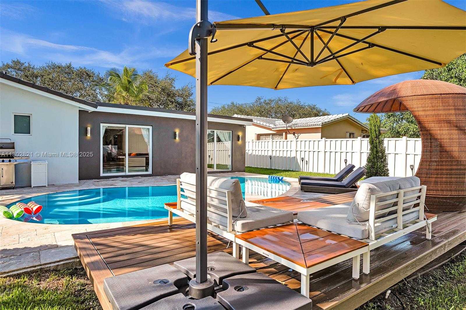 Small Image of 5005 JOHNSON ST, Hollywood Number 23