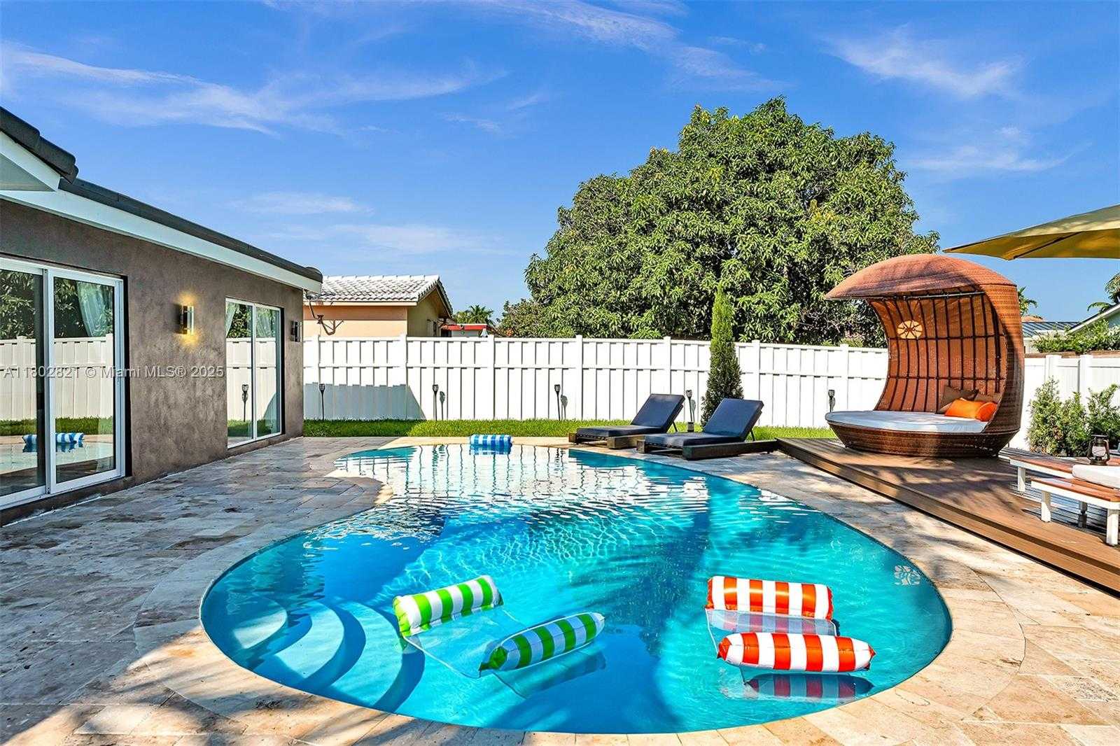 Small Image of 5005 JOHNSON ST, Hollywood Number 25