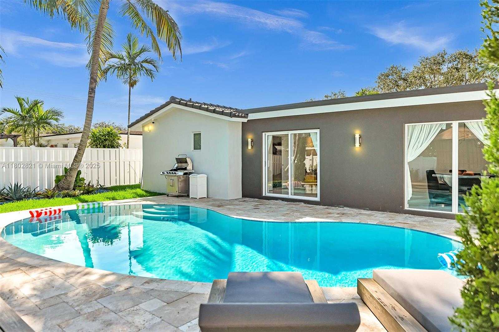 Small Image of 5005 JOHNSON ST, Hollywood Number 30