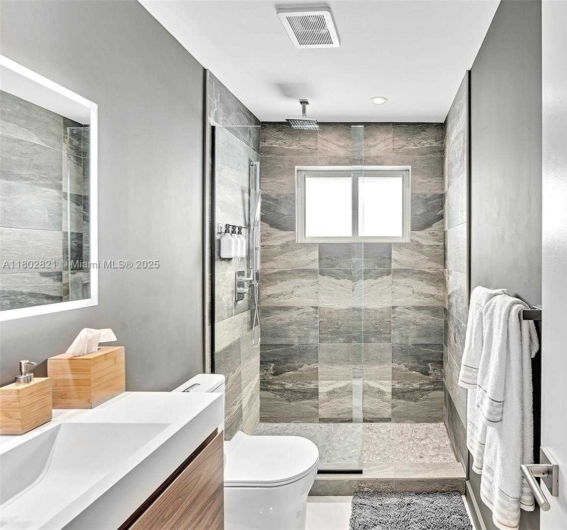 Small Image of 5005 JOHNSON ST, Hollywood Number 33