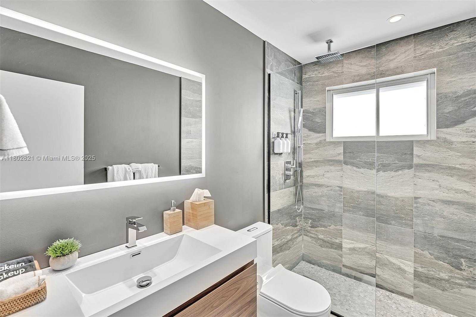 Small Image of 5005 JOHNSON ST, Hollywood Number 34