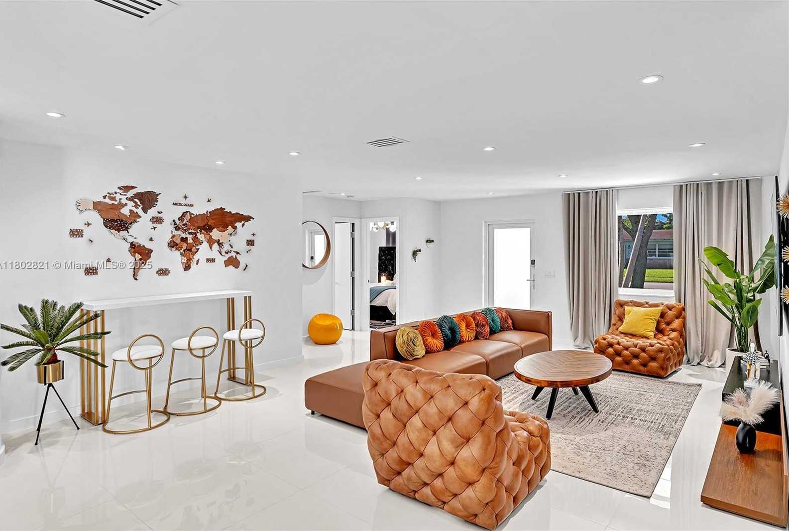 Small Image of 5005 JOHNSON ST, Hollywood Number 8