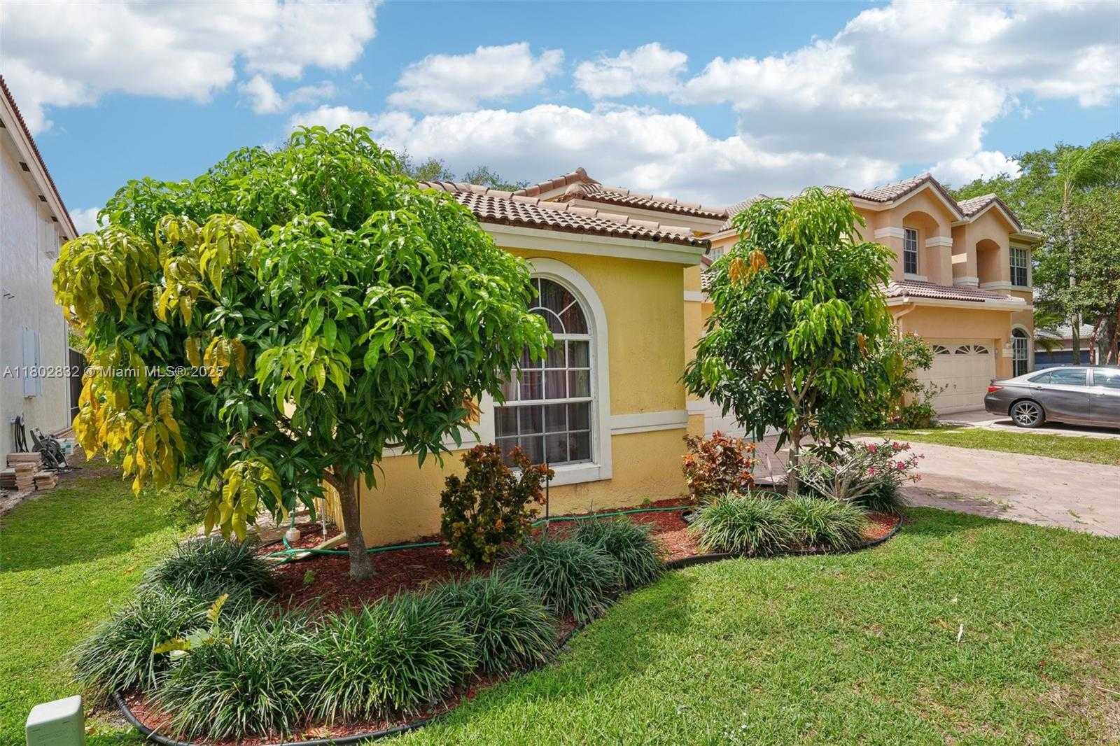 Small Image of 11672 NORTH WEST 13TH MNR, Coral Springs Number 2
