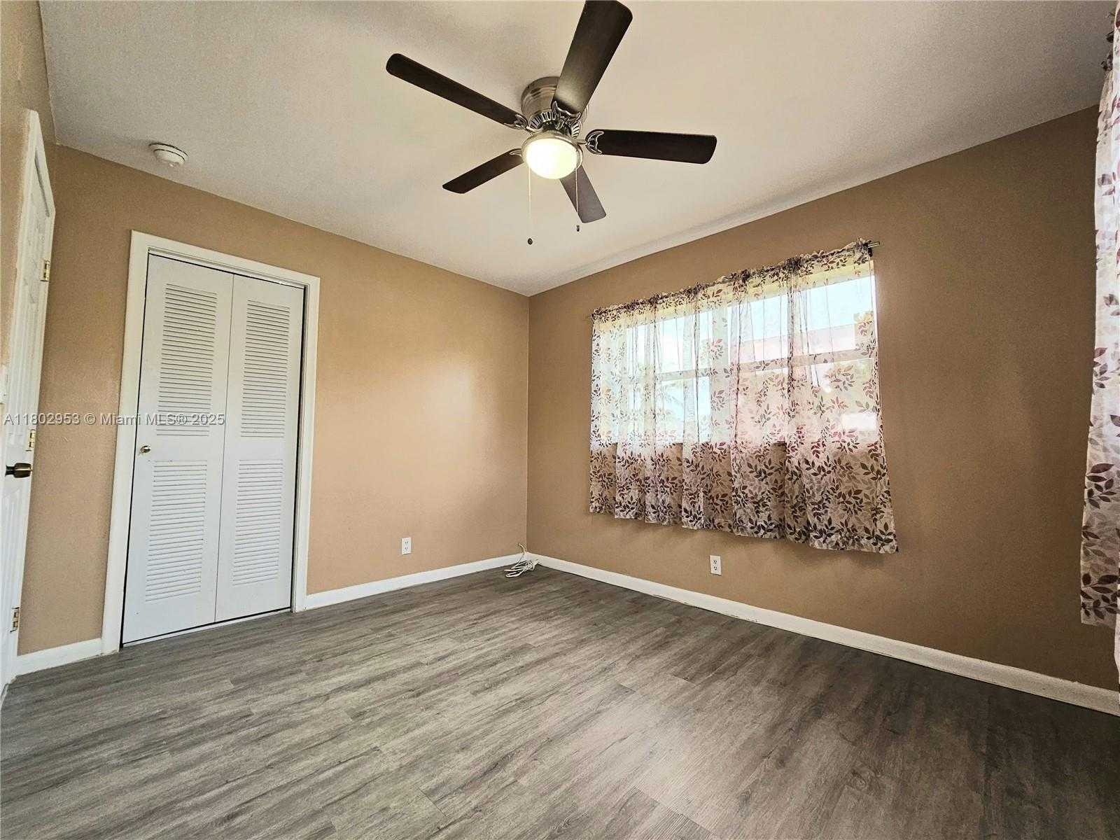 Small Image of 4461 NORTH WEST 61ST ST, North Lauderdale Number 10
