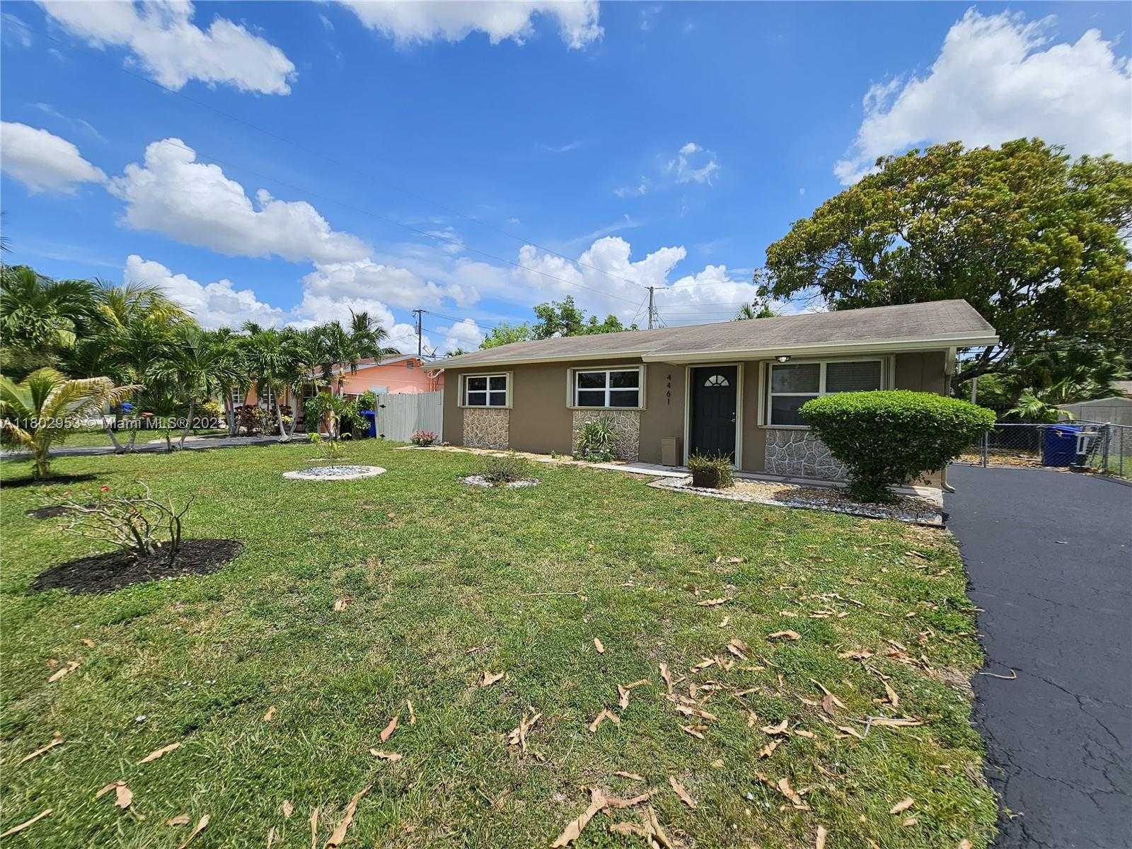 Small Image of 4461 NORTH WEST 61ST ST, North Lauderdale Number 3