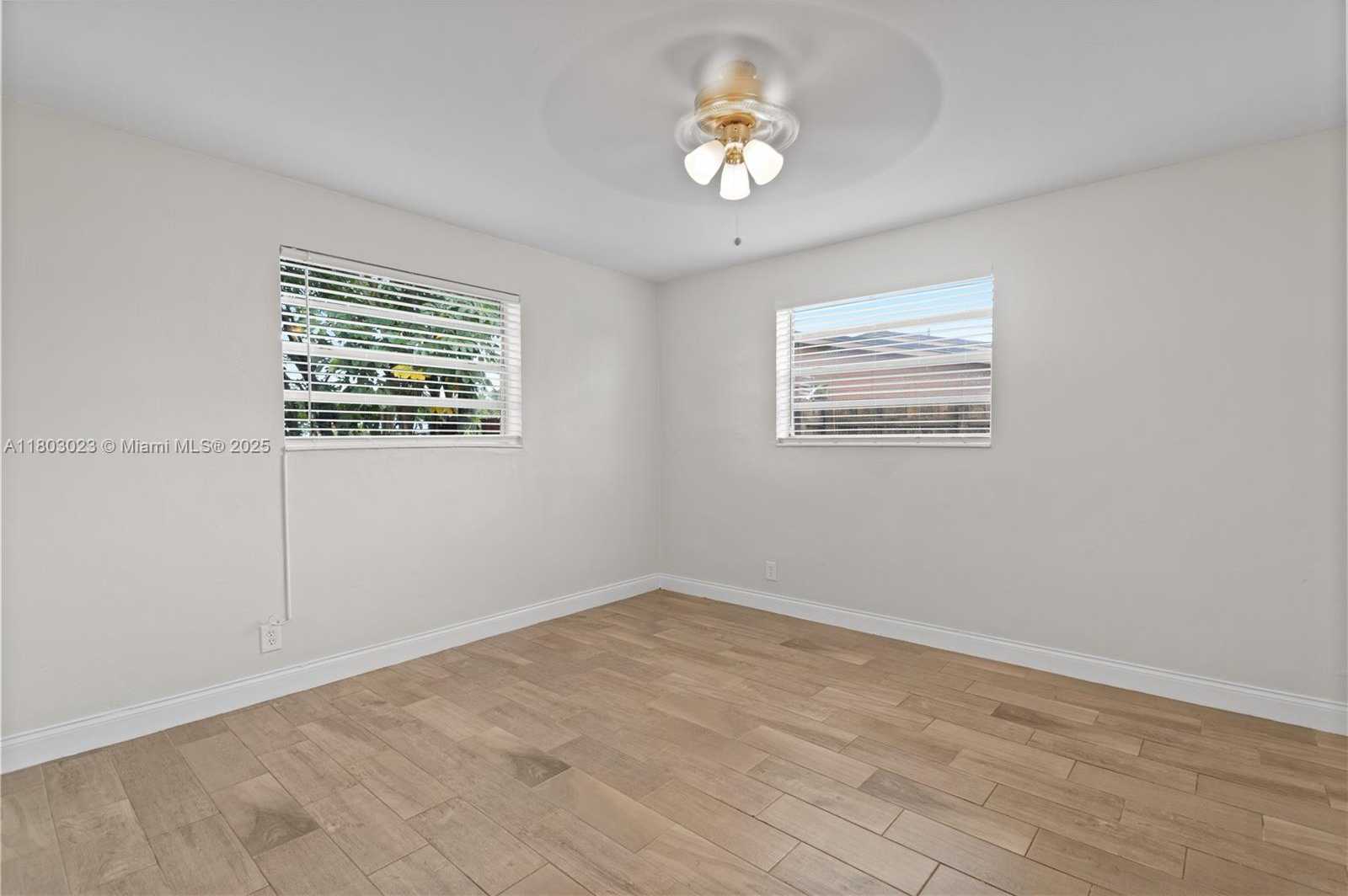 Small Image of 421 SOUTH WEST 64TH TER, Margate Number 3