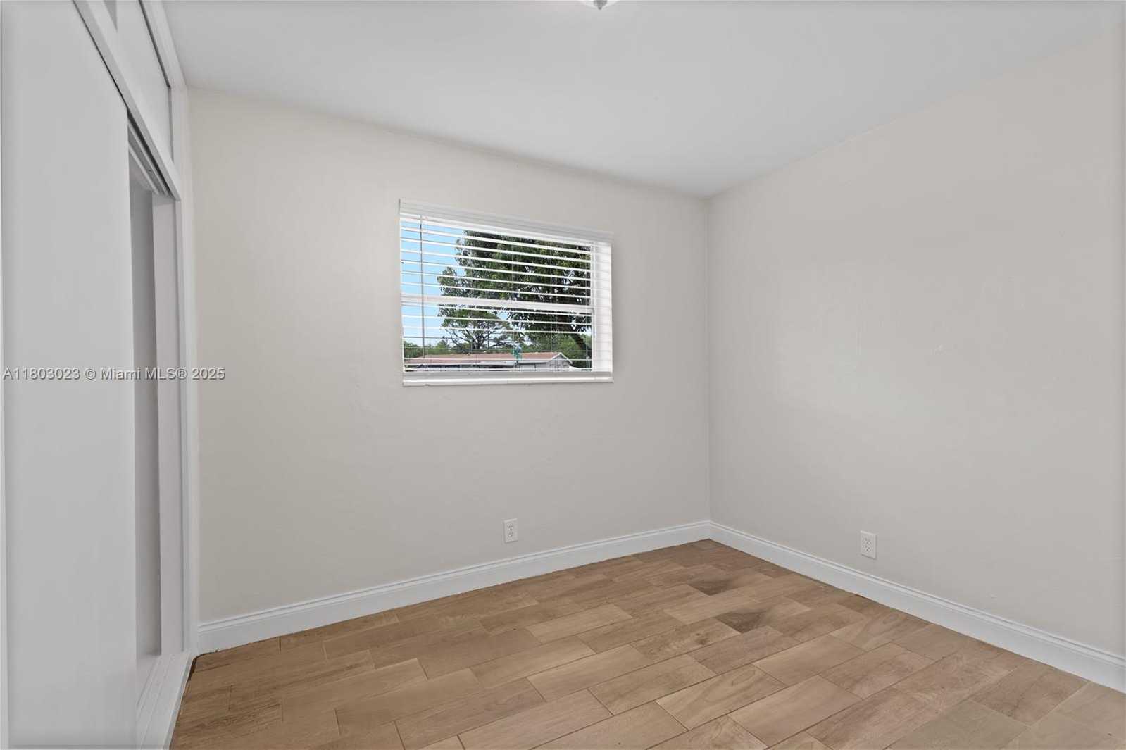 Small Image of 421 SOUTH WEST 64TH TER, Margate Number 5