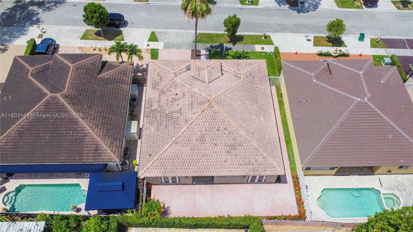 Small Image of 9072 NORTH WEST 145TH ST, Miami Lakes Number 39