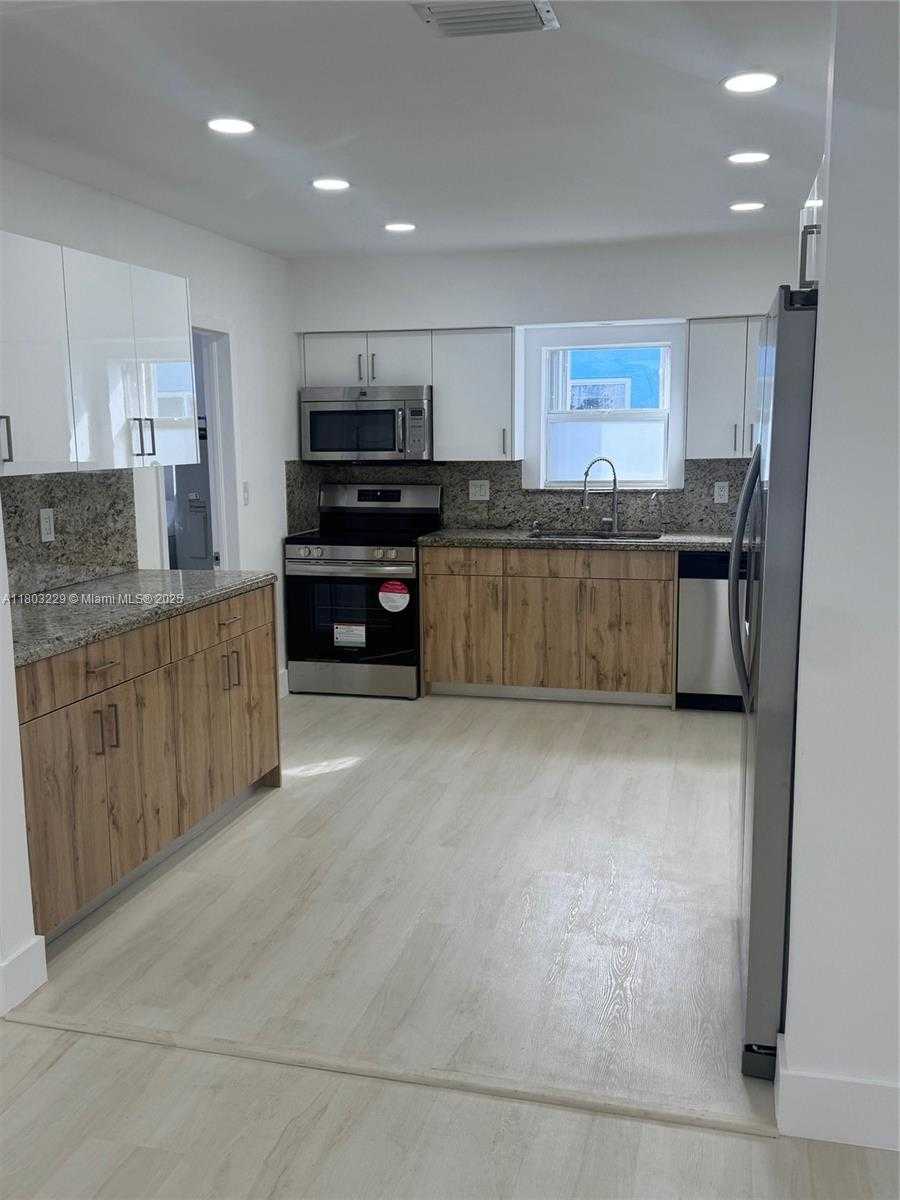Small Image of 770 NORTH WEST 38TH ST, Oakland Park Number 12
