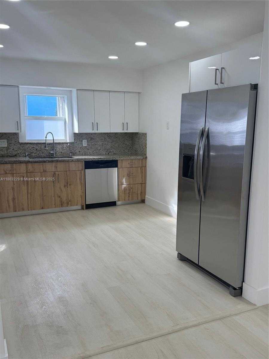 Small Image of 770 NORTH WEST 38TH ST, Oakland Park Number 13