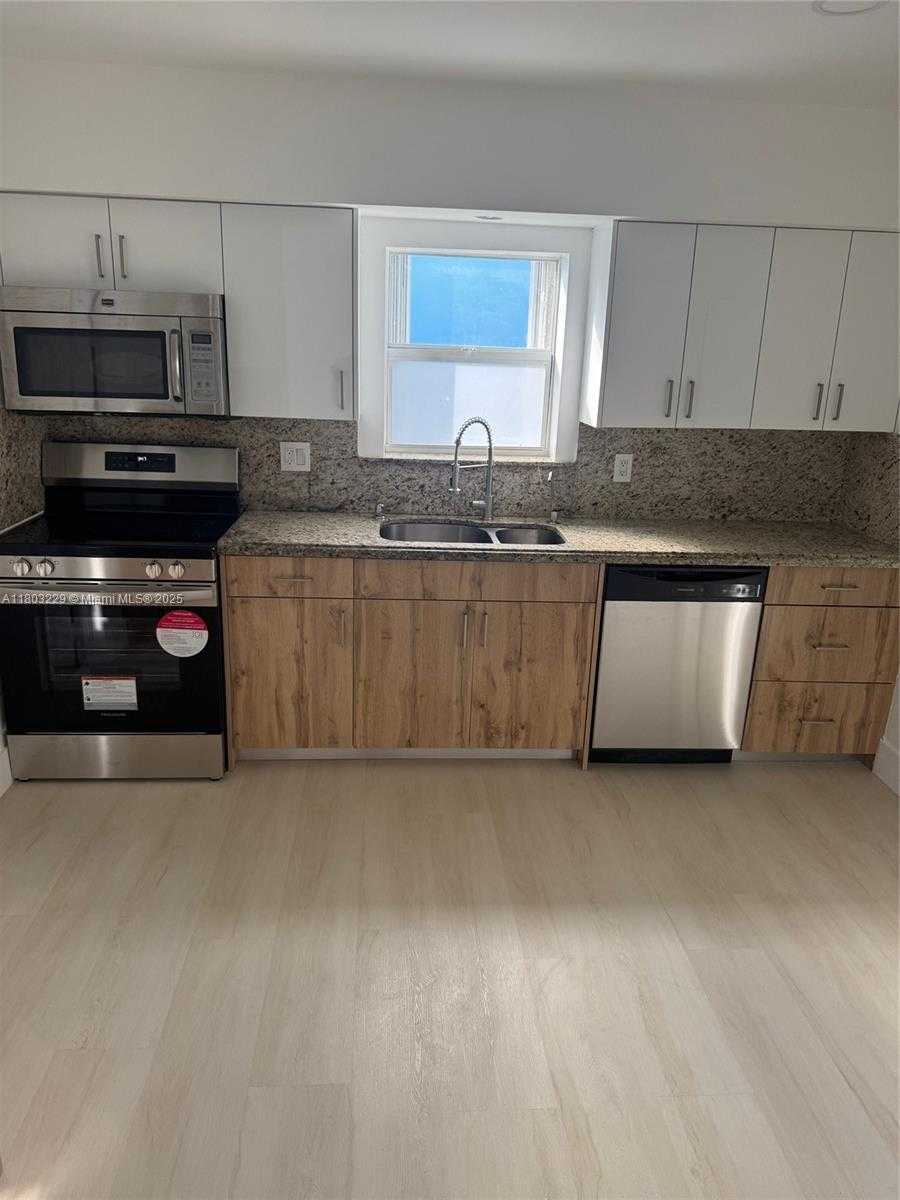 Small Image of 770 NORTH WEST 38TH ST, Oakland Park Number 14