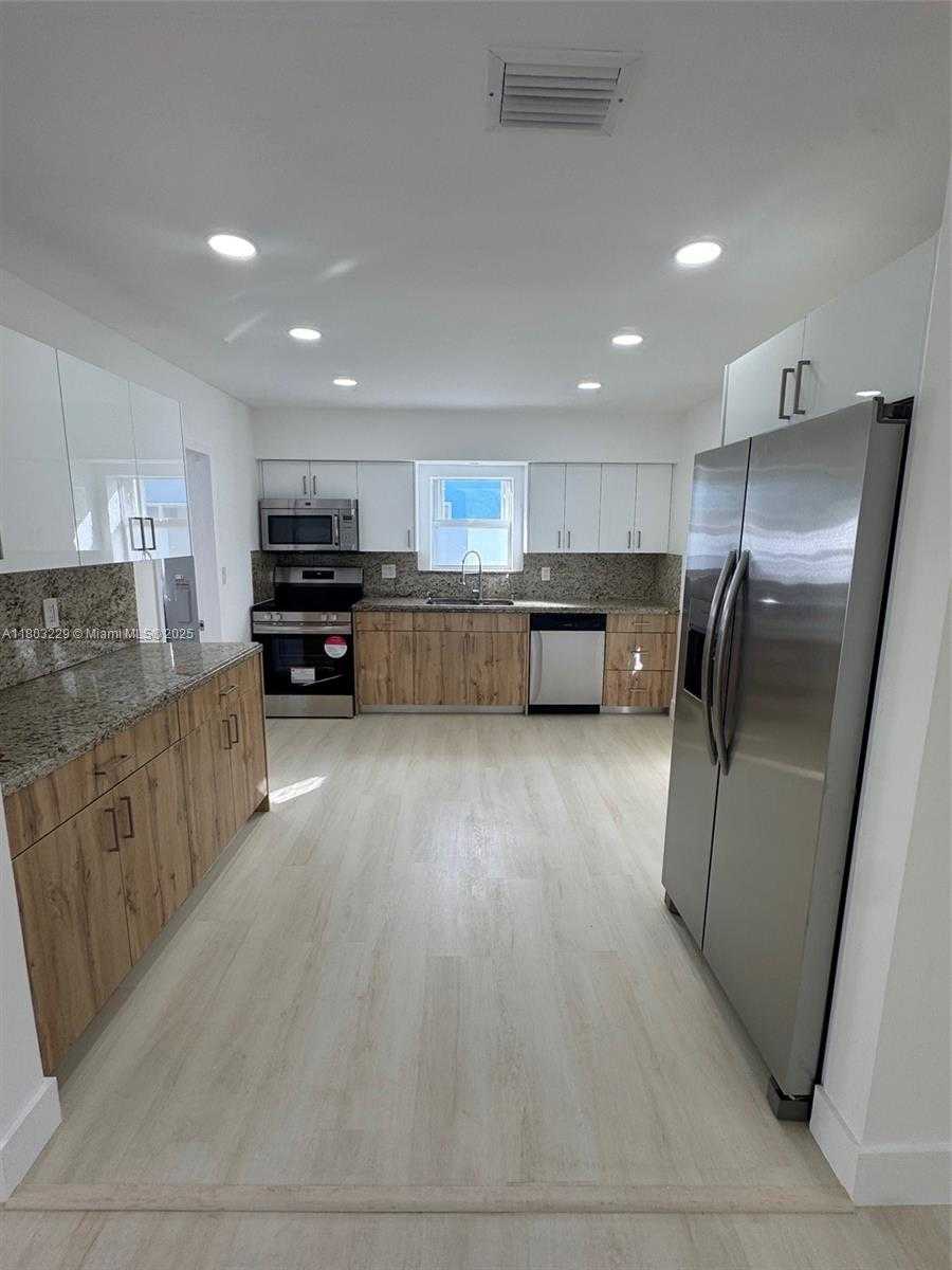 Small Image of 770 NORTH WEST 38TH ST, Oakland Park Number 15