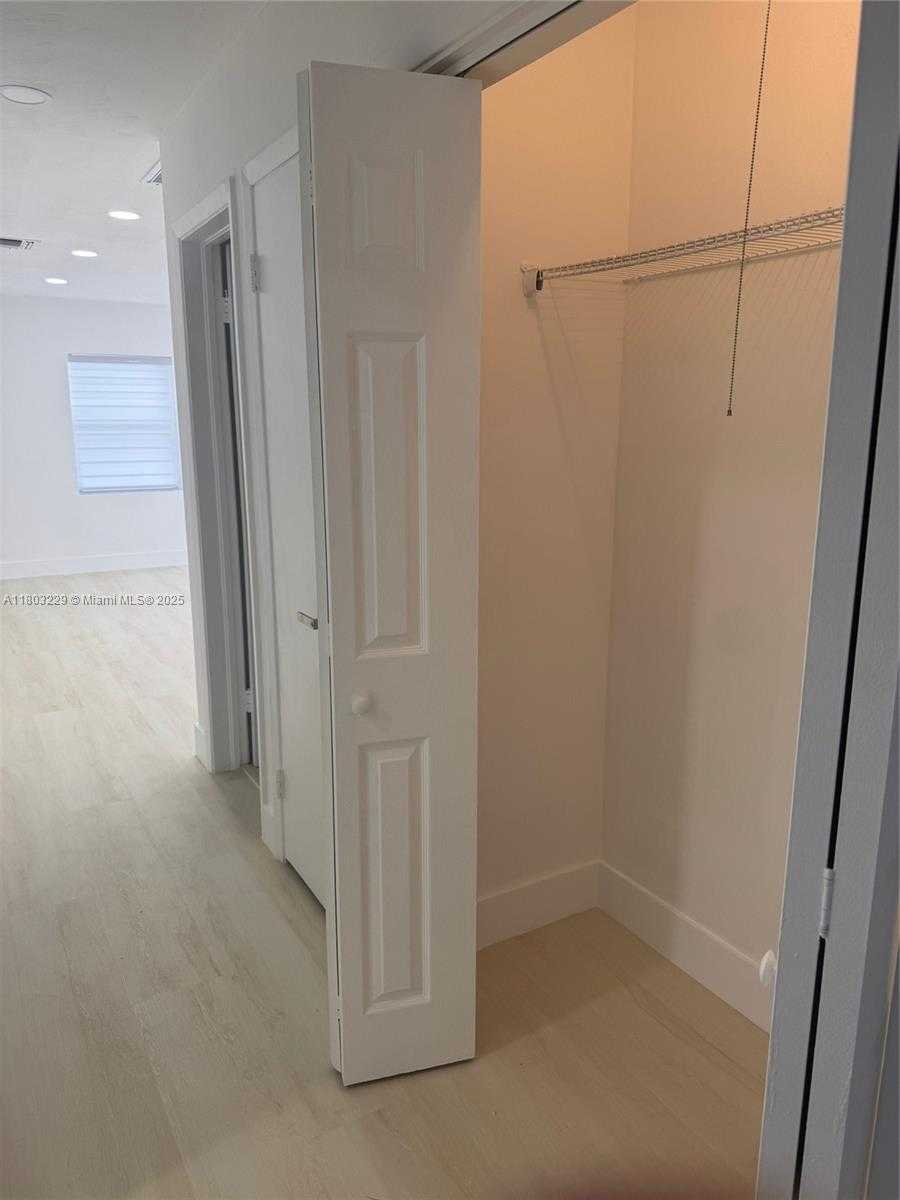 Small Image of 770 NORTH WEST 38TH ST, Oakland Park Number 37