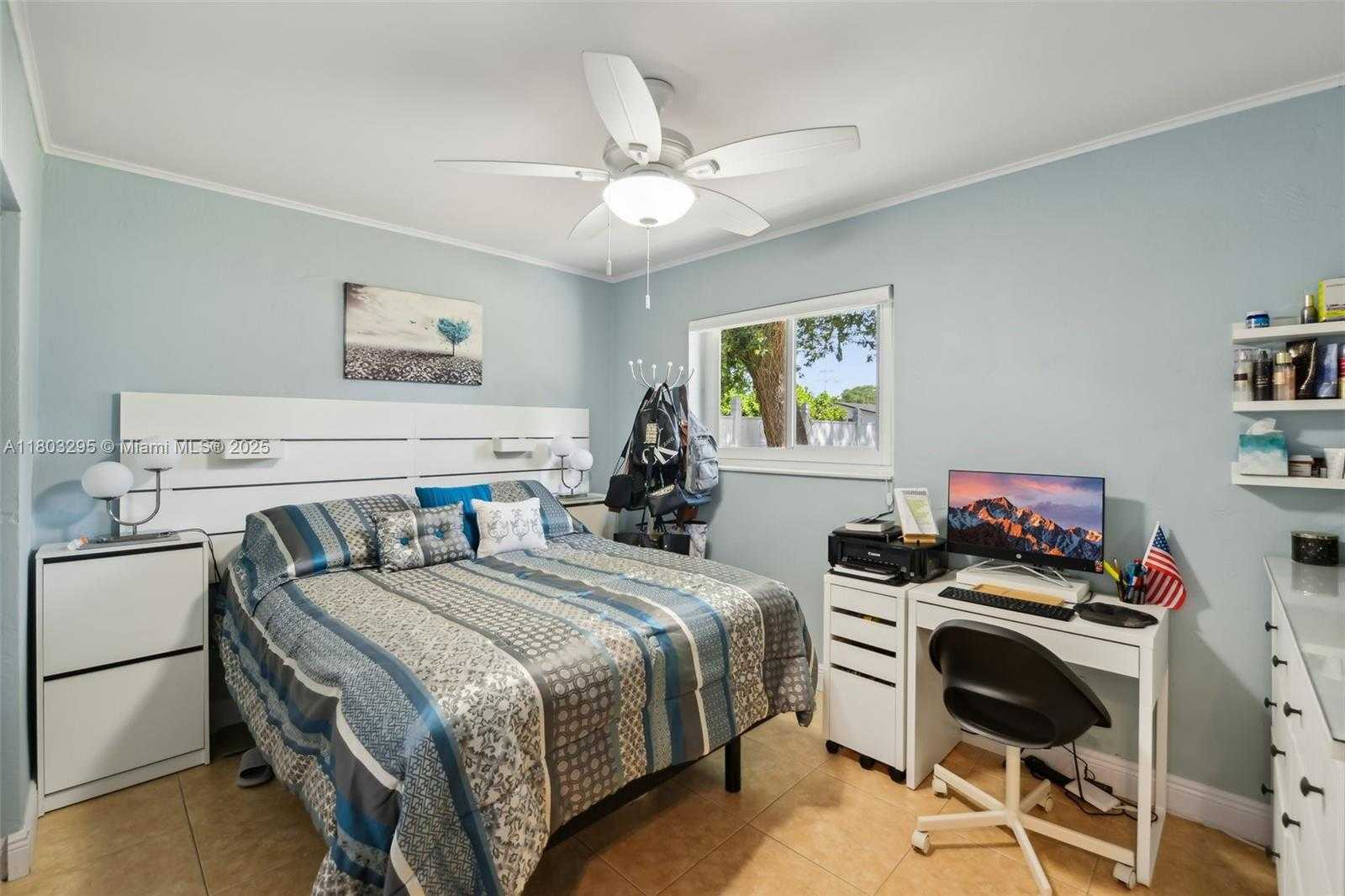 Small Image of 6309 CLEVELAND ST, Hollywood Number 10