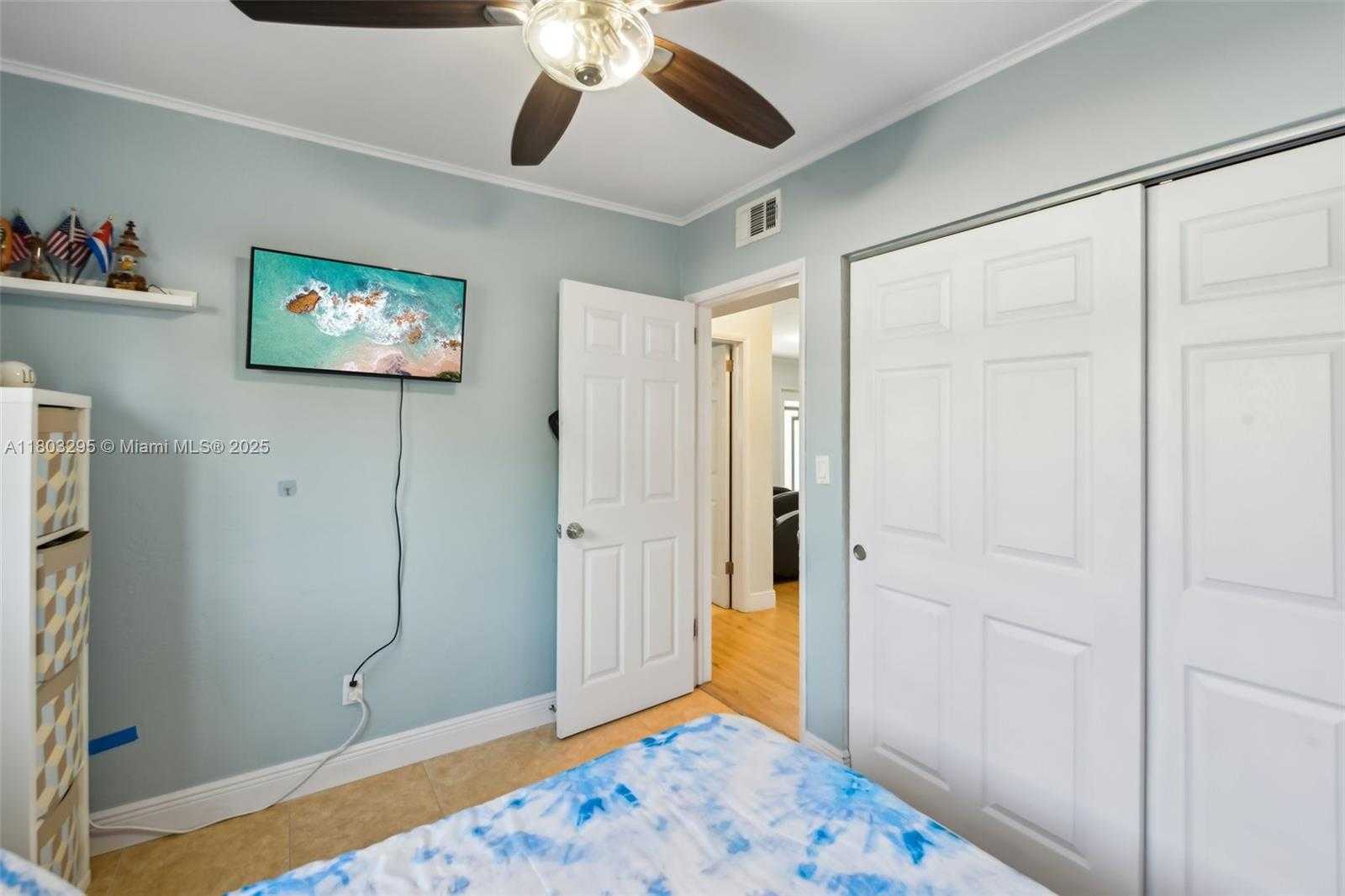 Small Image of 6309 CLEVELAND ST, Hollywood Number 8