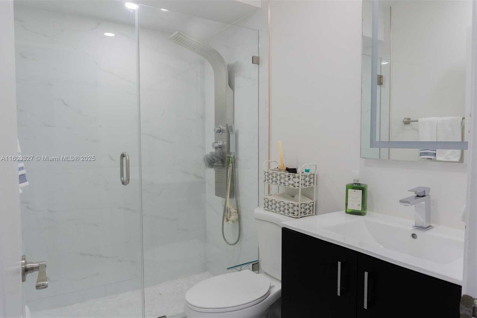 Small Image of 18625 NORTH WEST 53RD AVE, Miami Gardens Number 16
