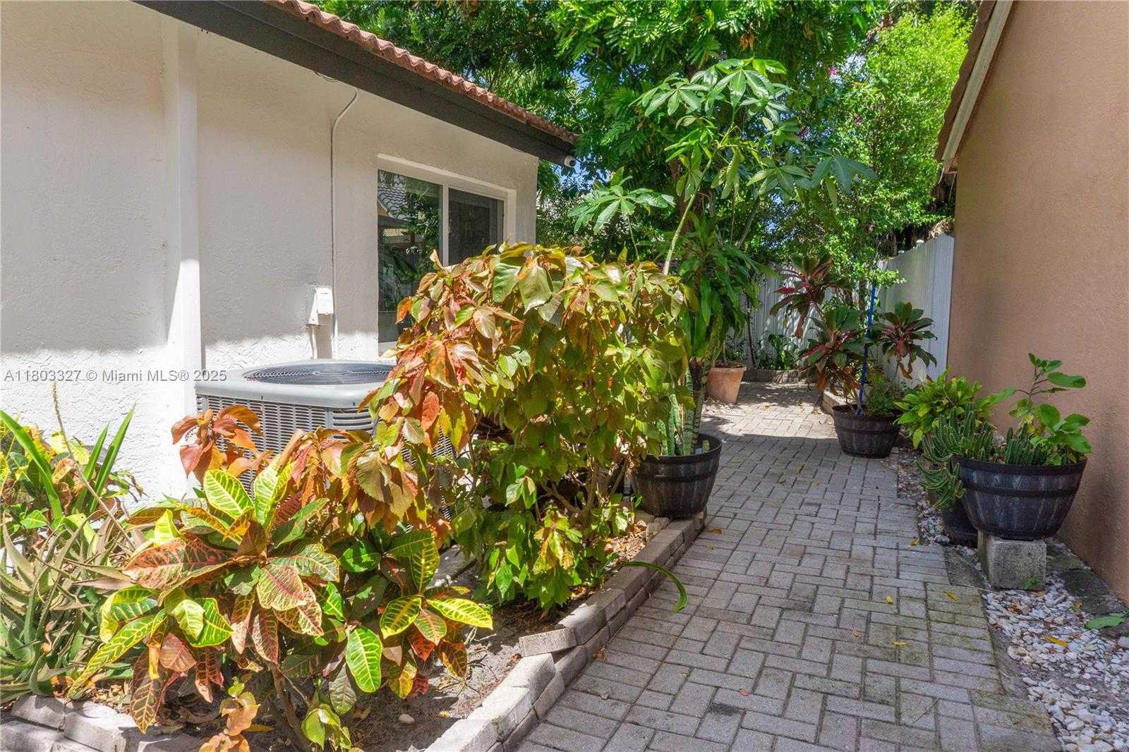Small Image of 18625 NORTH WEST 53RD AVE, Miami Gardens Number 29