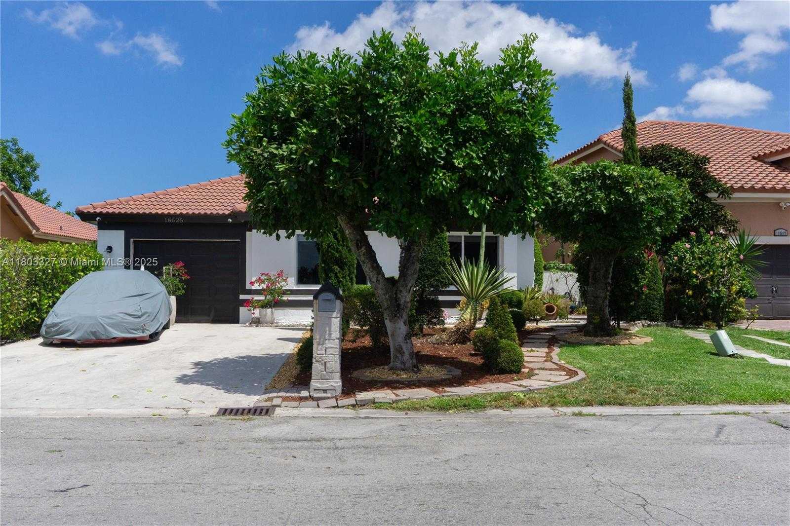 Small Image of 18625 NORTH WEST 53RD AVE, Miami Gardens Number 3