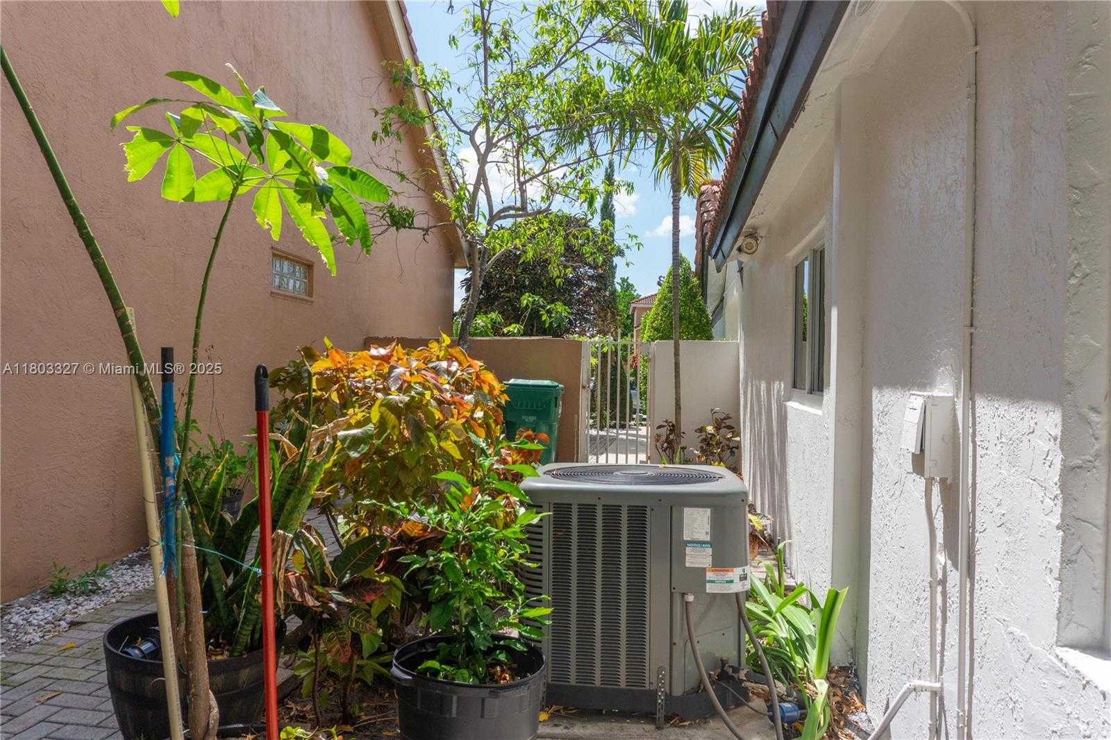 Small Image of 18625 NORTH WEST 53RD AVE, Miami Gardens Number 30