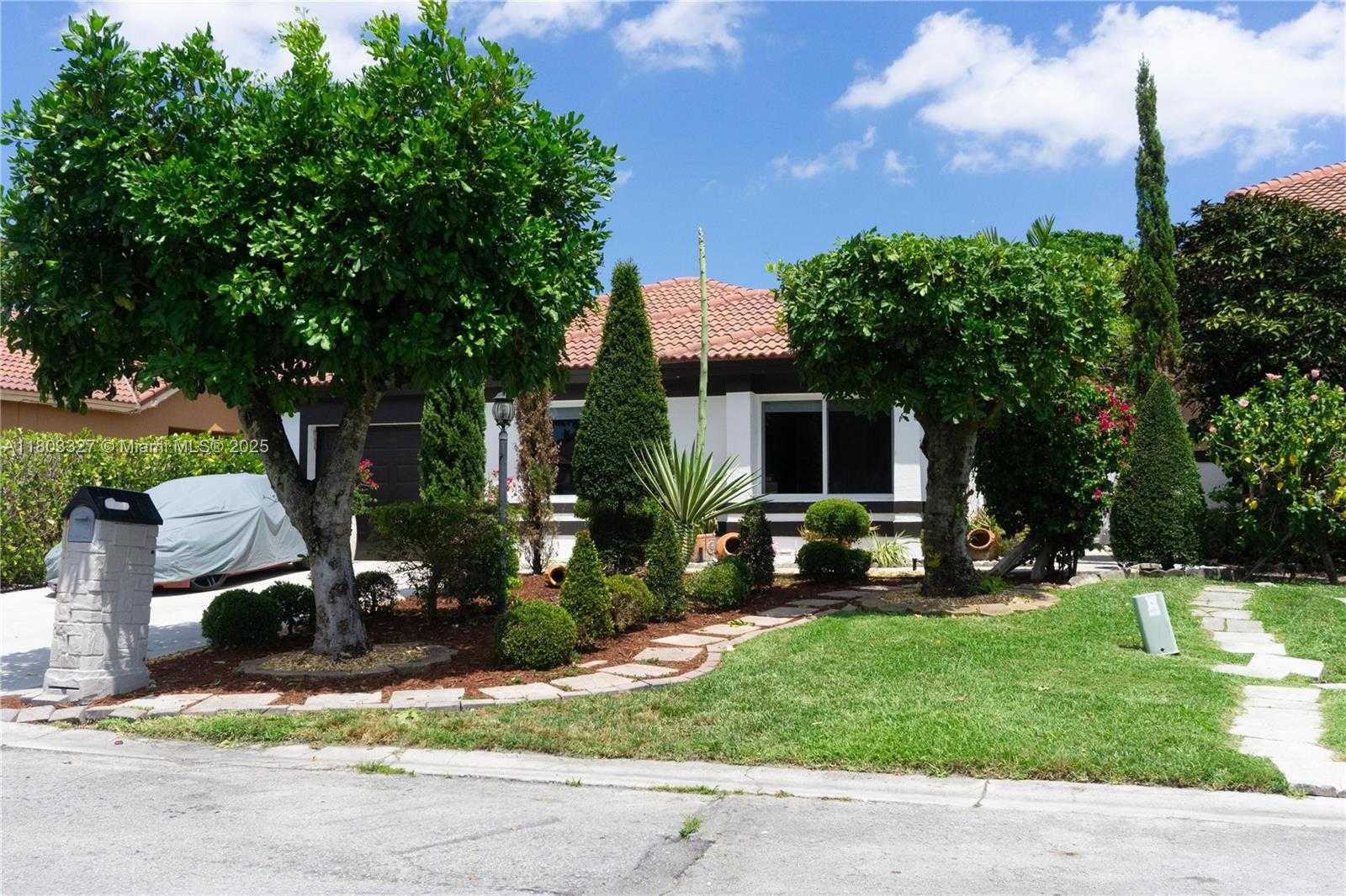 Small Image of 18625 NORTH WEST 53RD AVE, Miami Gardens Number 4