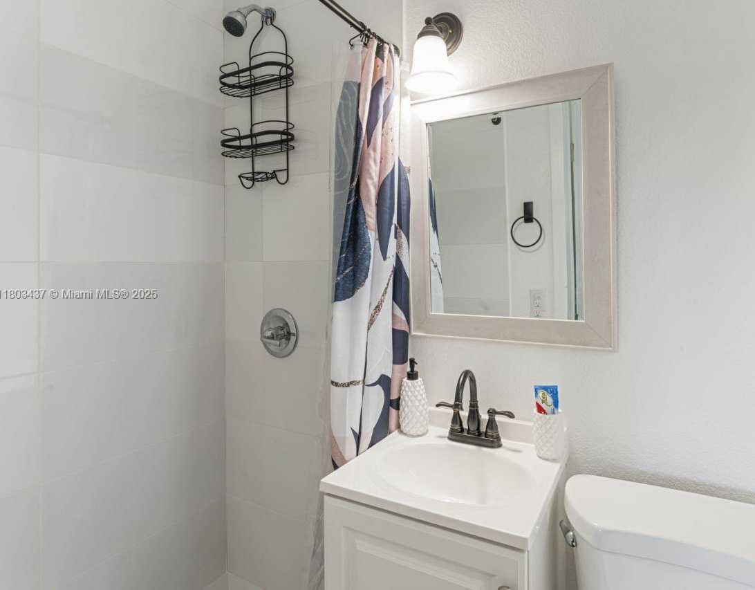 Small Image of 1330 NORTH EAST 155TH ST, North Miami Beach Number 10