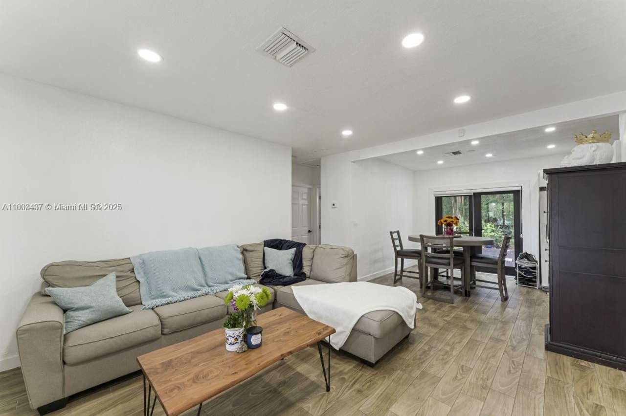 Small Image of 1330 NORTH EAST 155TH ST, North Miami Beach Number 11