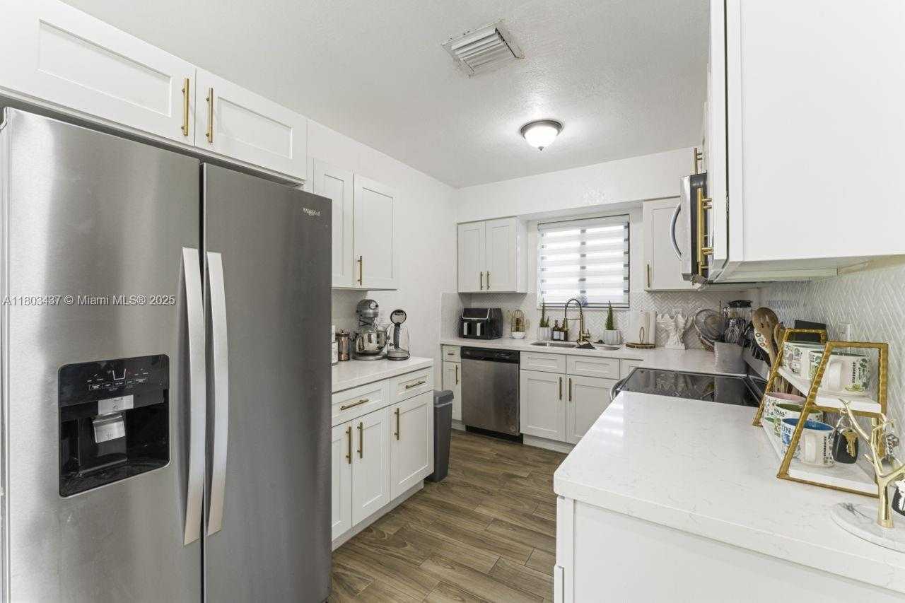 Small Image of 1330 NORTH EAST 155TH ST, North Miami Beach Number 13