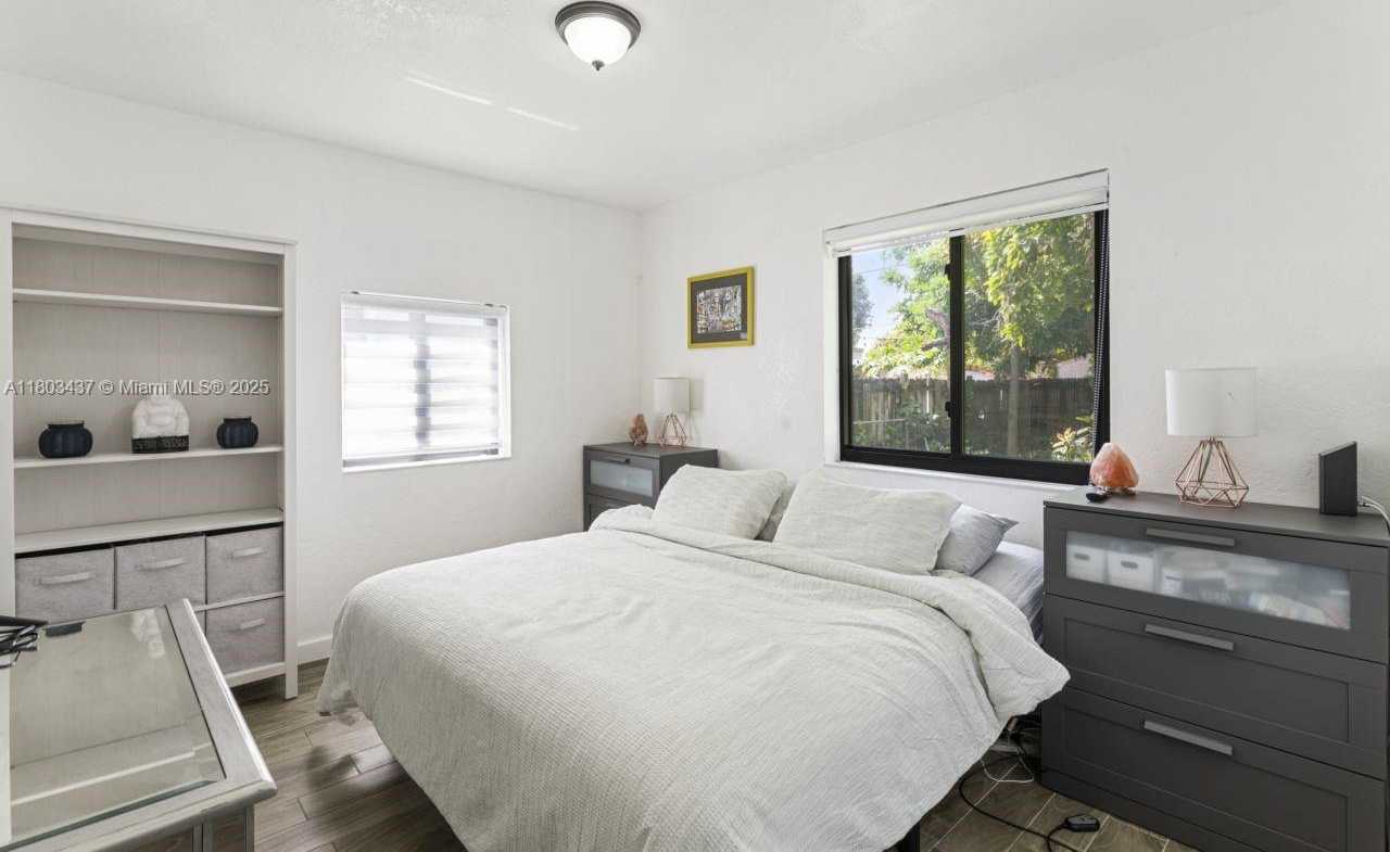 Small Image of 1330 NORTH EAST 155TH ST, North Miami Beach Number 20