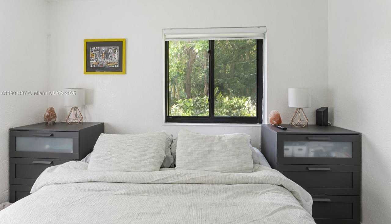 Small Image of 1330 NORTH EAST 155TH ST, North Miami Beach Number 21