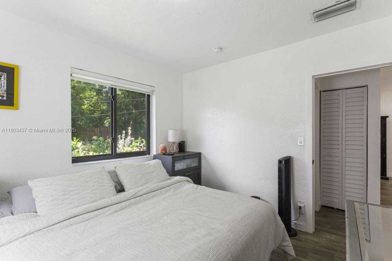 Small Image of 1330 NORTH EAST 155TH ST, North Miami Beach Number 22