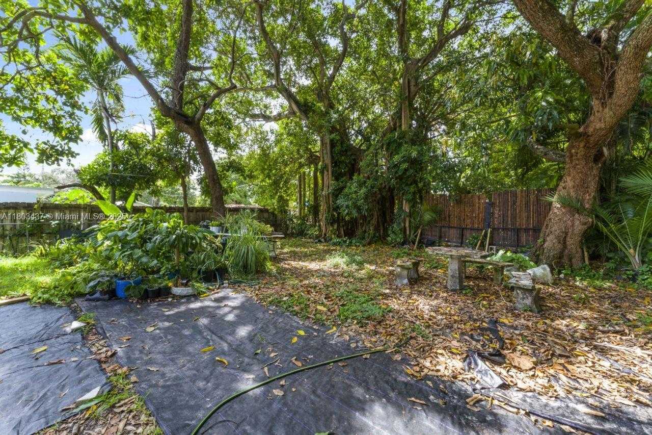 Small Image of 1330 NORTH EAST 155TH ST, North Miami Beach Number 25