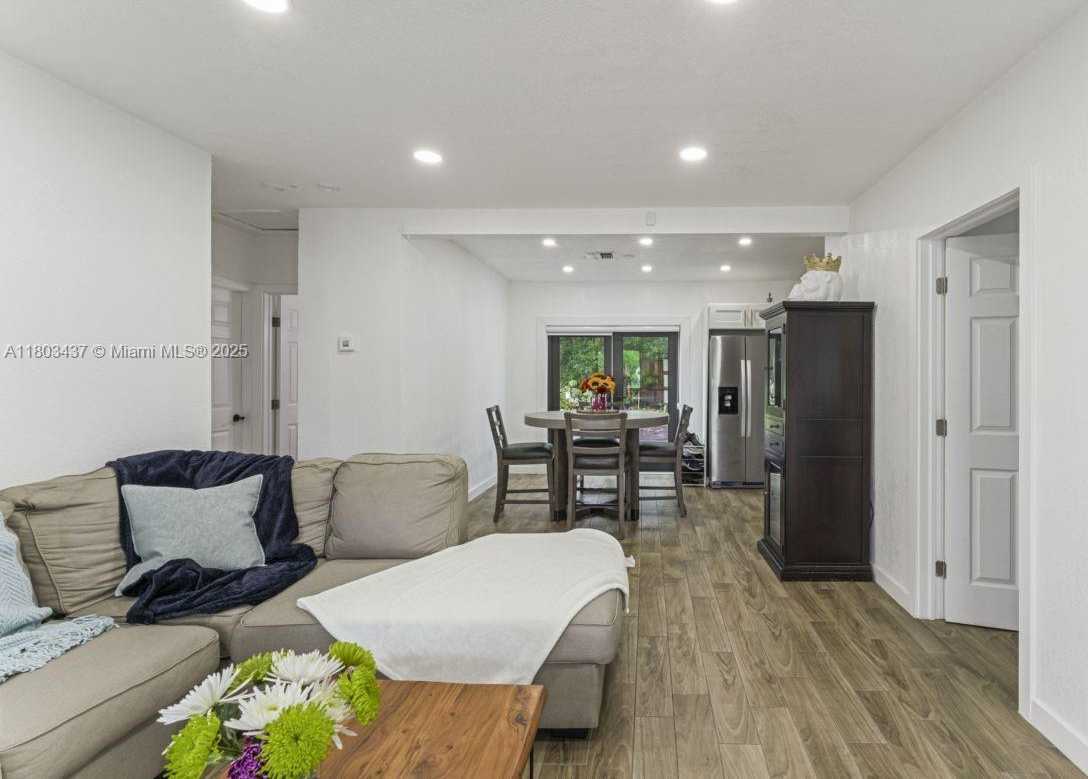 Small Image of 1330 NORTH EAST 155TH ST, North Miami Beach Number 5