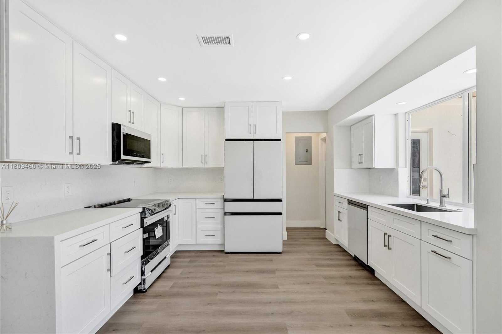 Small Image of 2021 NORTH 53RD AVE, Hollywood Number 16
