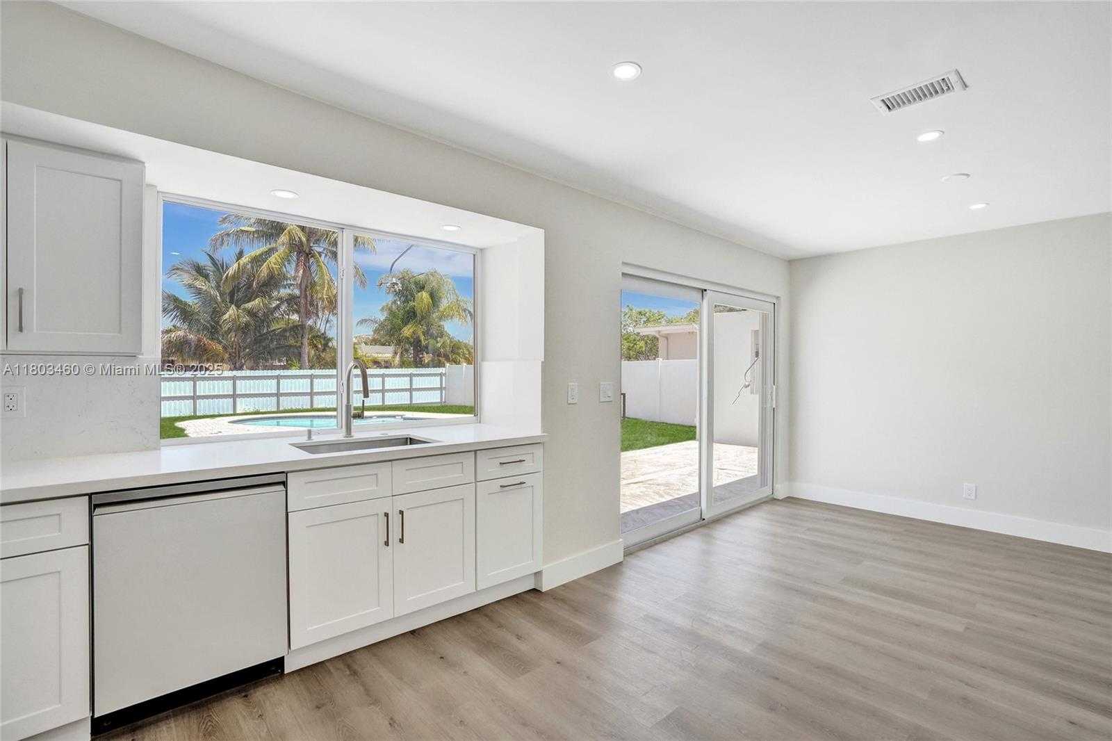 Small Image of 2021 NORTH 53RD AVE, Hollywood Number 17
