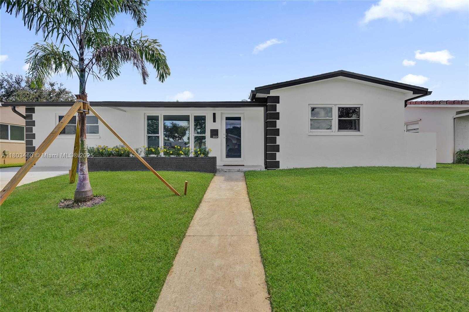 Small Image of 2021 NORTH 53RD AVE, Hollywood Number 5