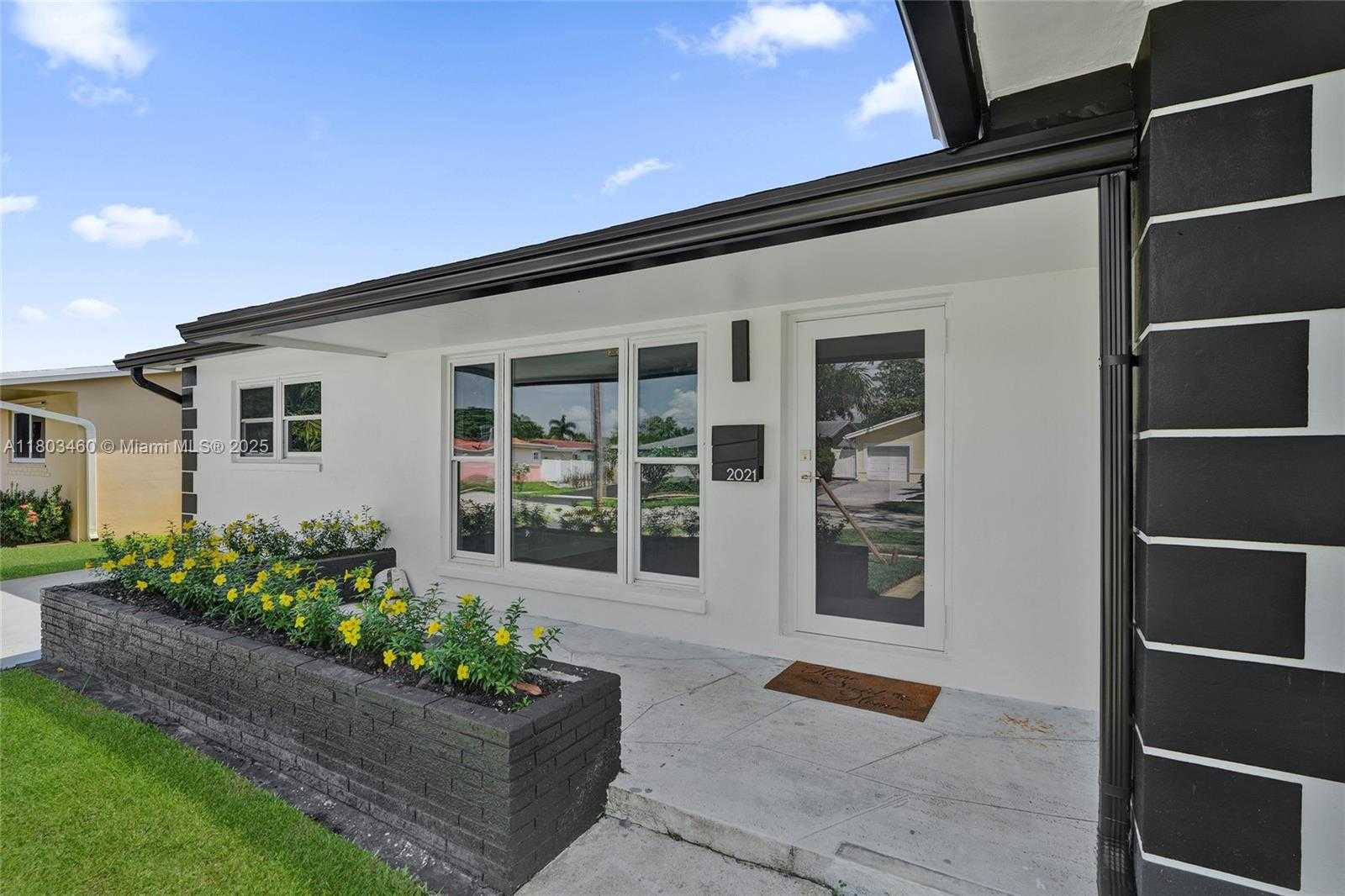 Small Image of 2021 NORTH 53RD AVE, Hollywood Number 6