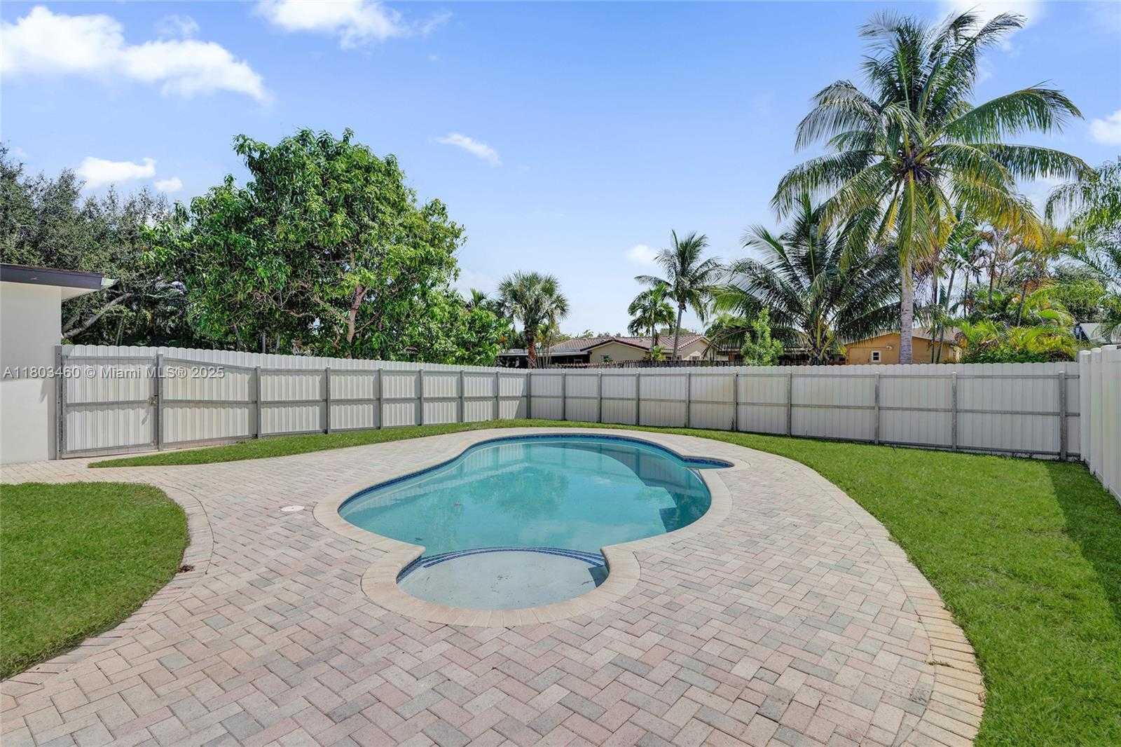 Small Image of 2021 NORTH 53RD AVE, Hollywood Number 7