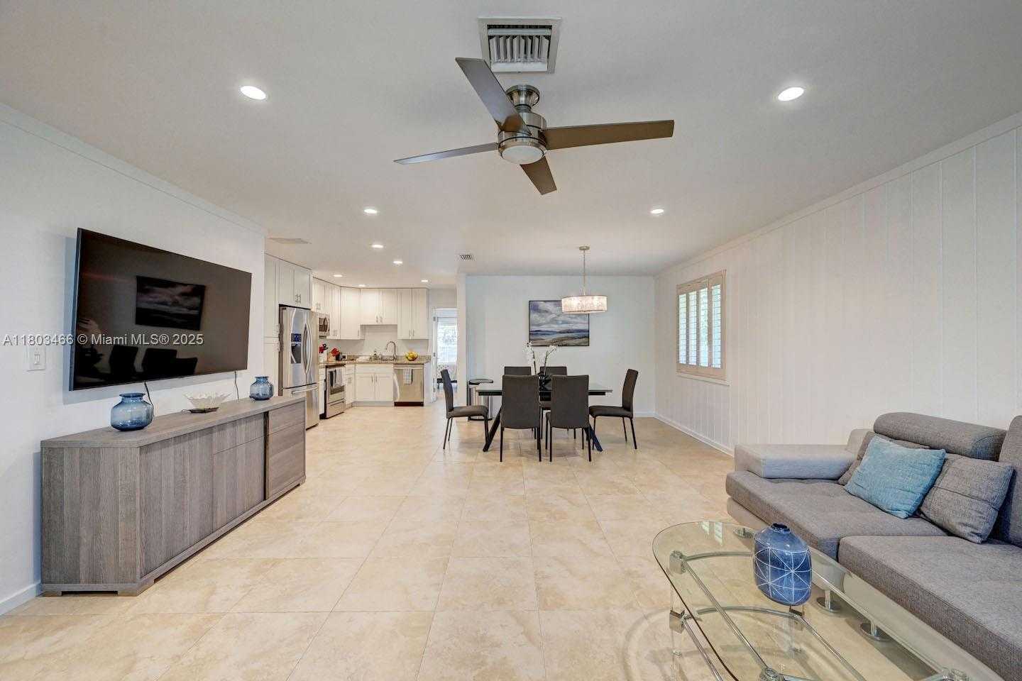 Small Image of 932 POLK ST, Hollywood Number 3