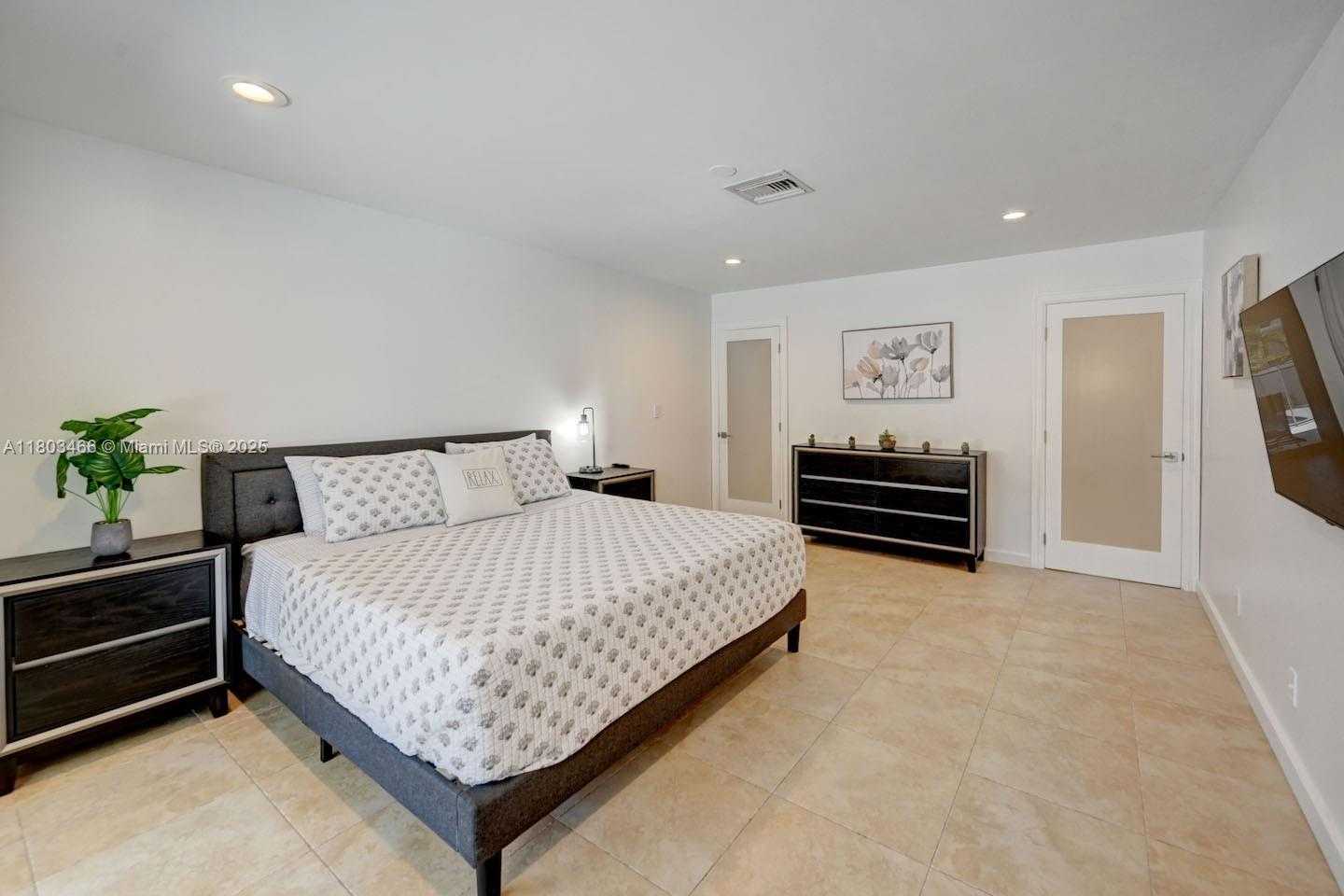 Small Image of 932 POLK ST, Hollywood Number 6