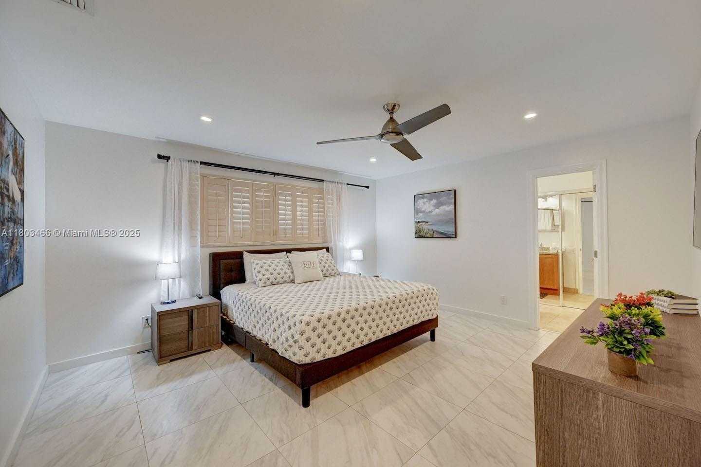 Small Image of 932 POLK ST, Hollywood Number 7