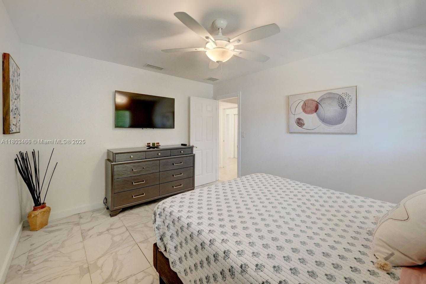 Small Image of 932 POLK ST, Hollywood Number 8