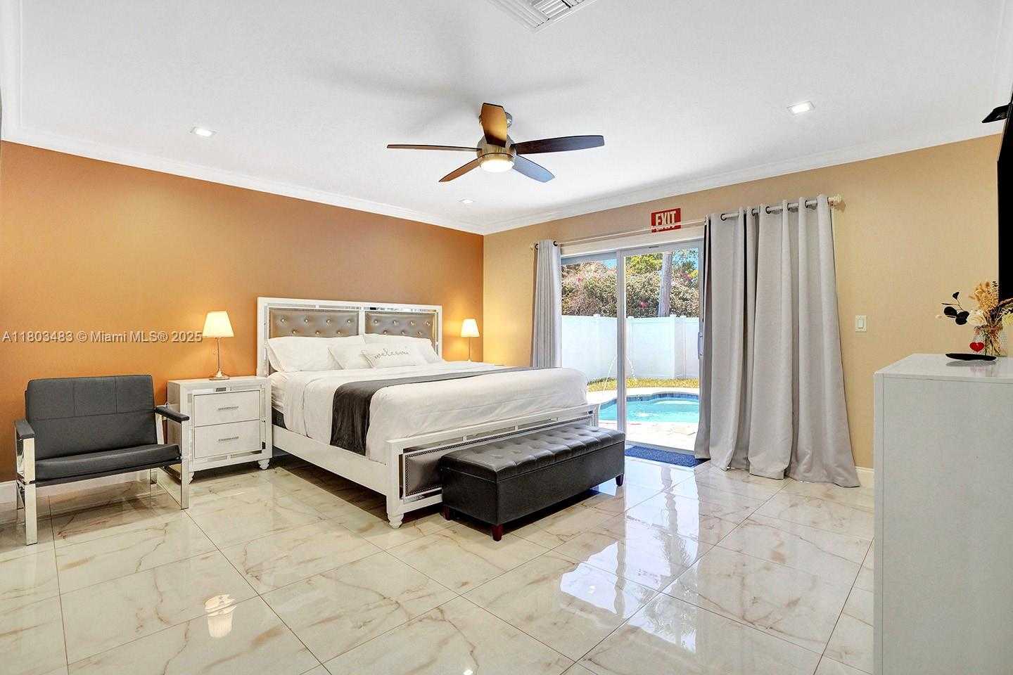 Small Image of 1318 WASHINGTON ST, Hollywood Number 22