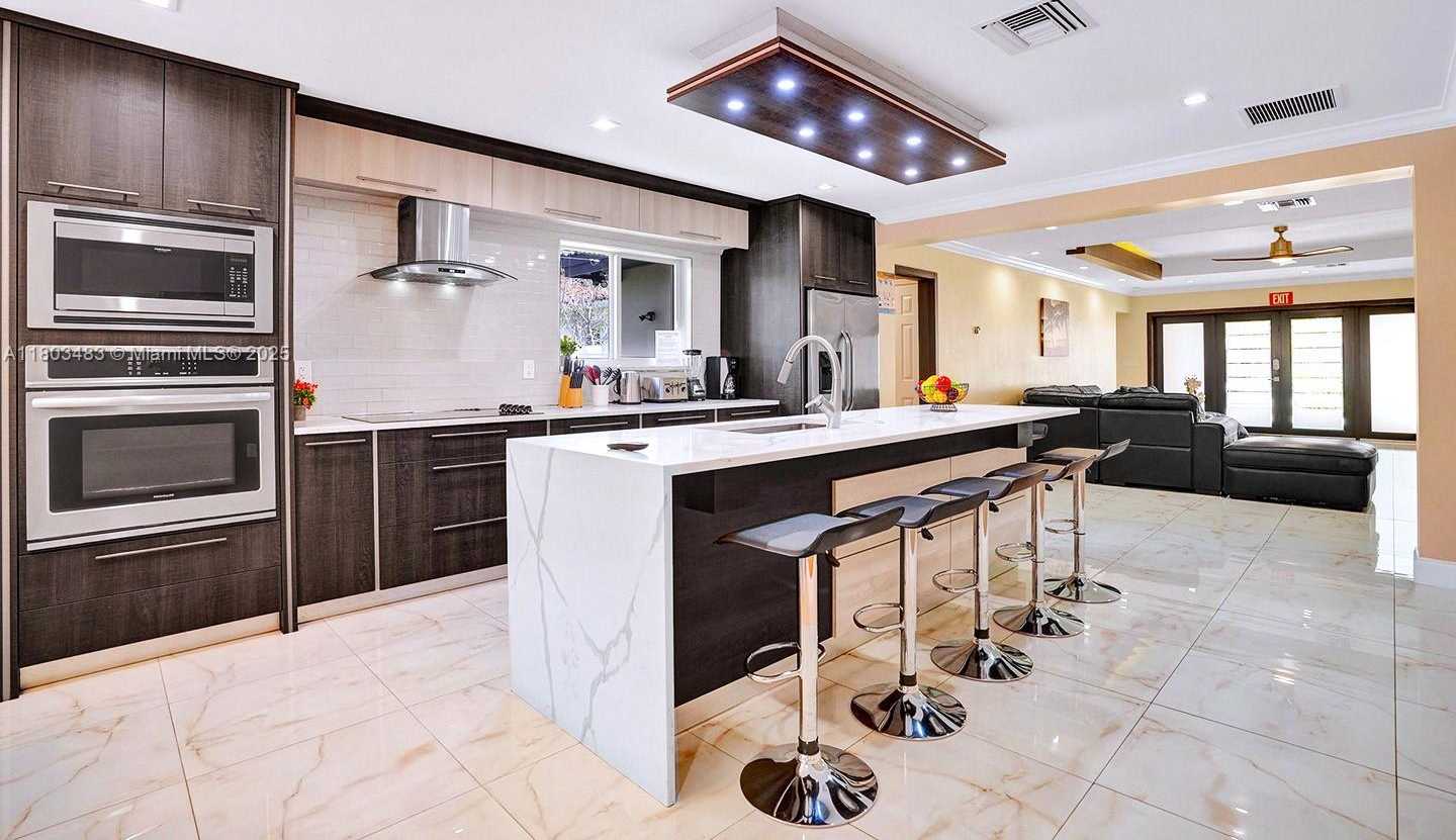 Small Image of 1318 WASHINGTON ST, Hollywood Number 7