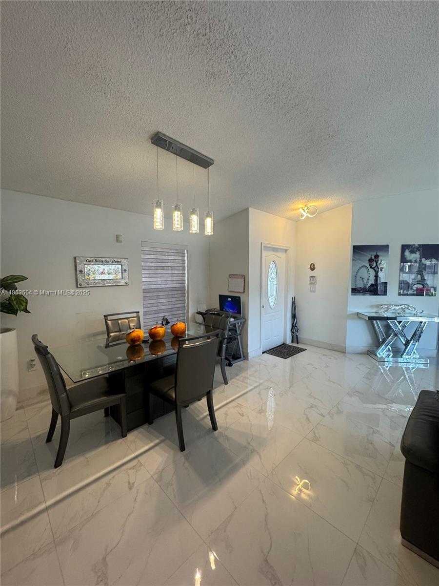 Small Image of 19321 NORTH WEST 83RD AVE, Hialeah Number 10