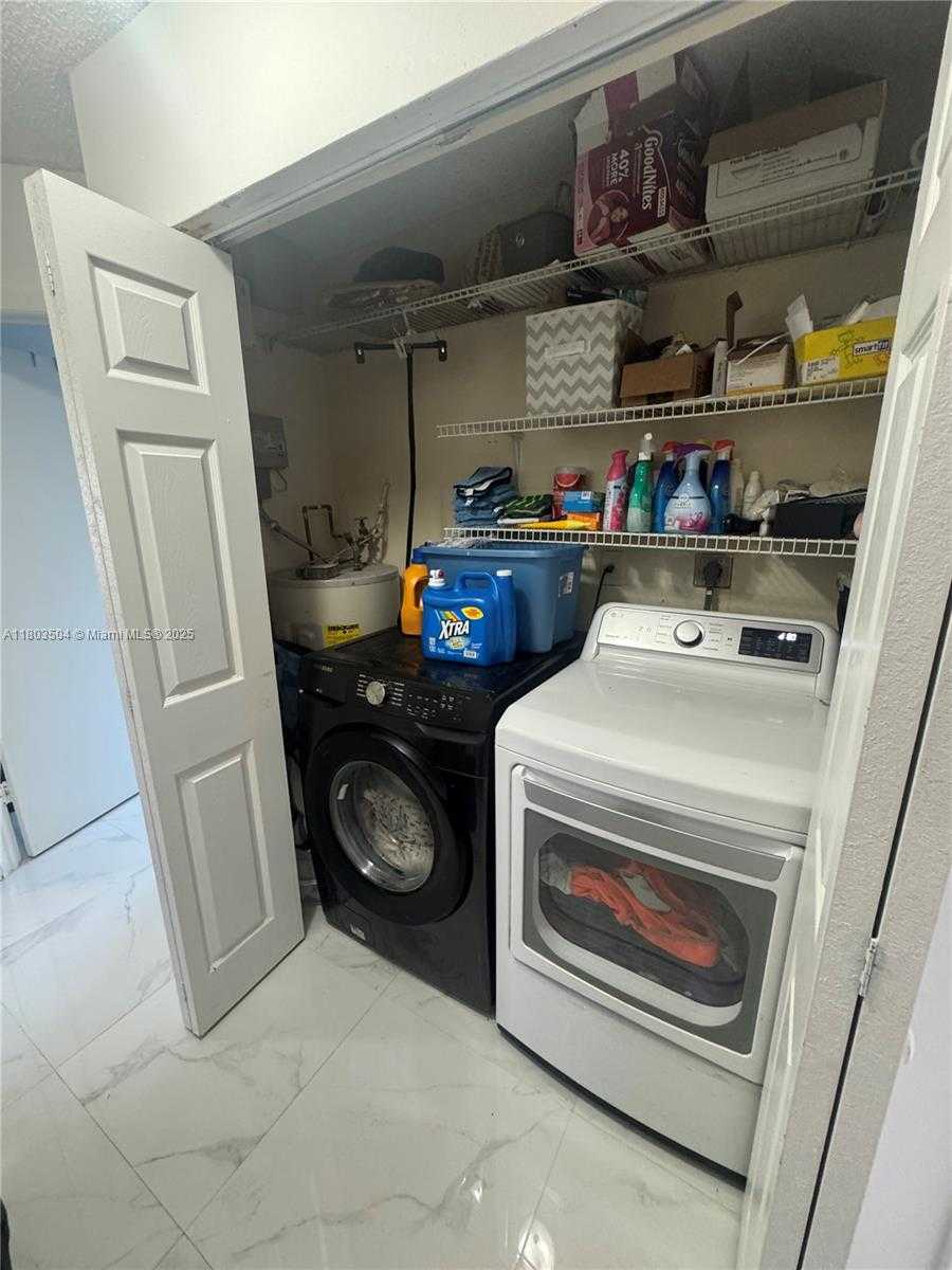 Small Image of 19321 NORTH WEST 83RD AVE, Hialeah Number 20