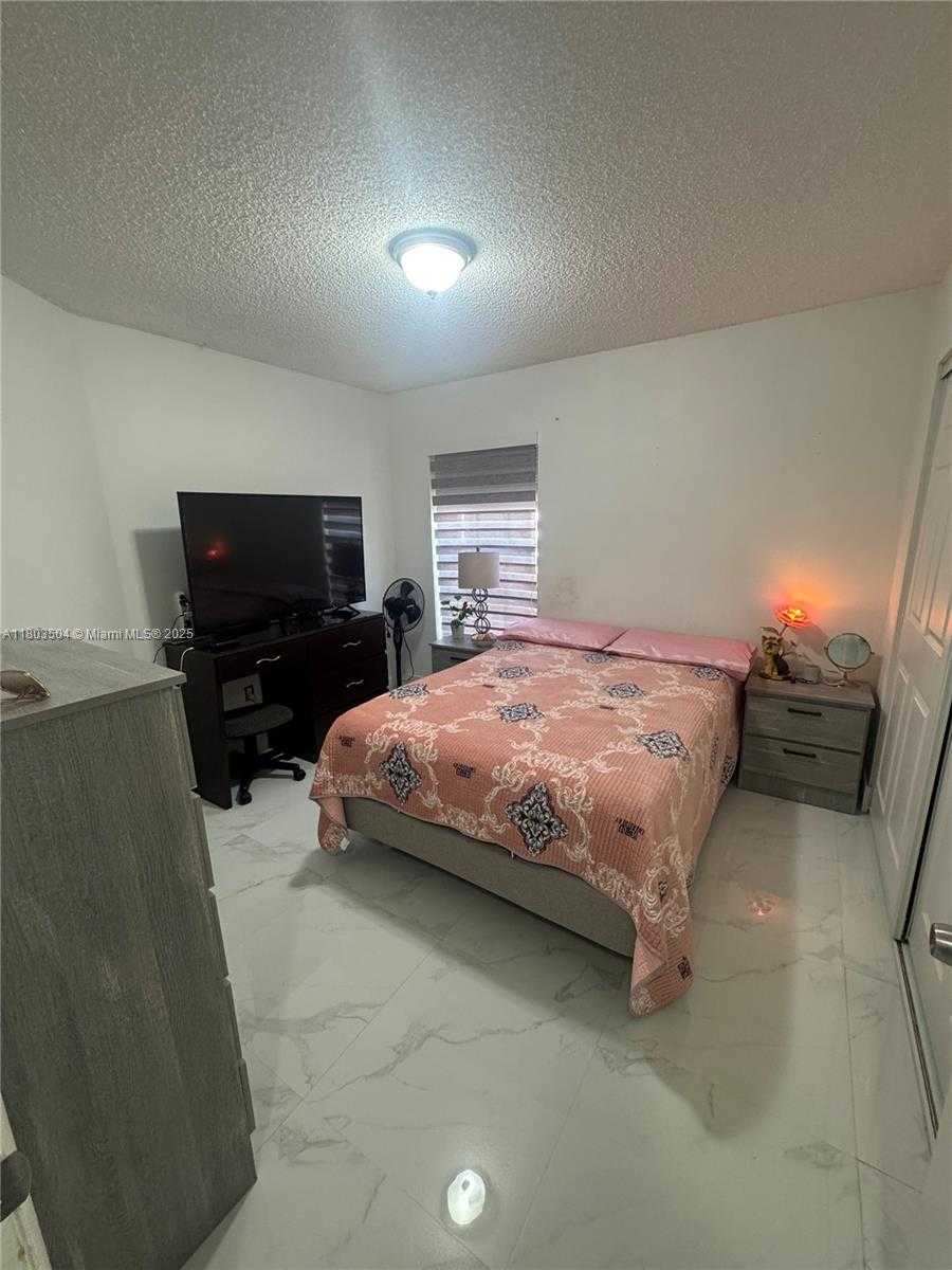 Small Image of 19321 NORTH WEST 83RD AVE, Hialeah Number 21